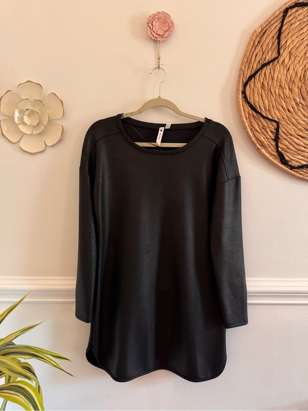 Cable & Gauge Black Faux Leather Long Sleeve Tunic